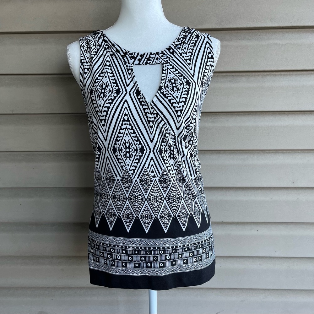 •Esqualo• NWT Sleeveless Keyhole Patterned Top - Size Medium